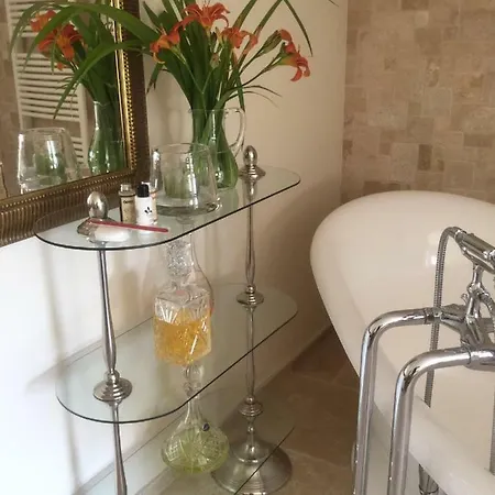 Domaine De La Greze 招待所