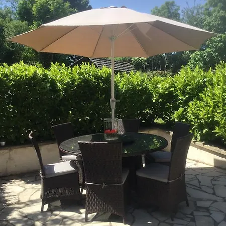 Domaine De La Greze بيت ضيافة *